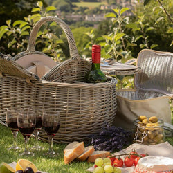 4 Person Fitted Luxury Hamper Picnic Baskets Candle and Blue 